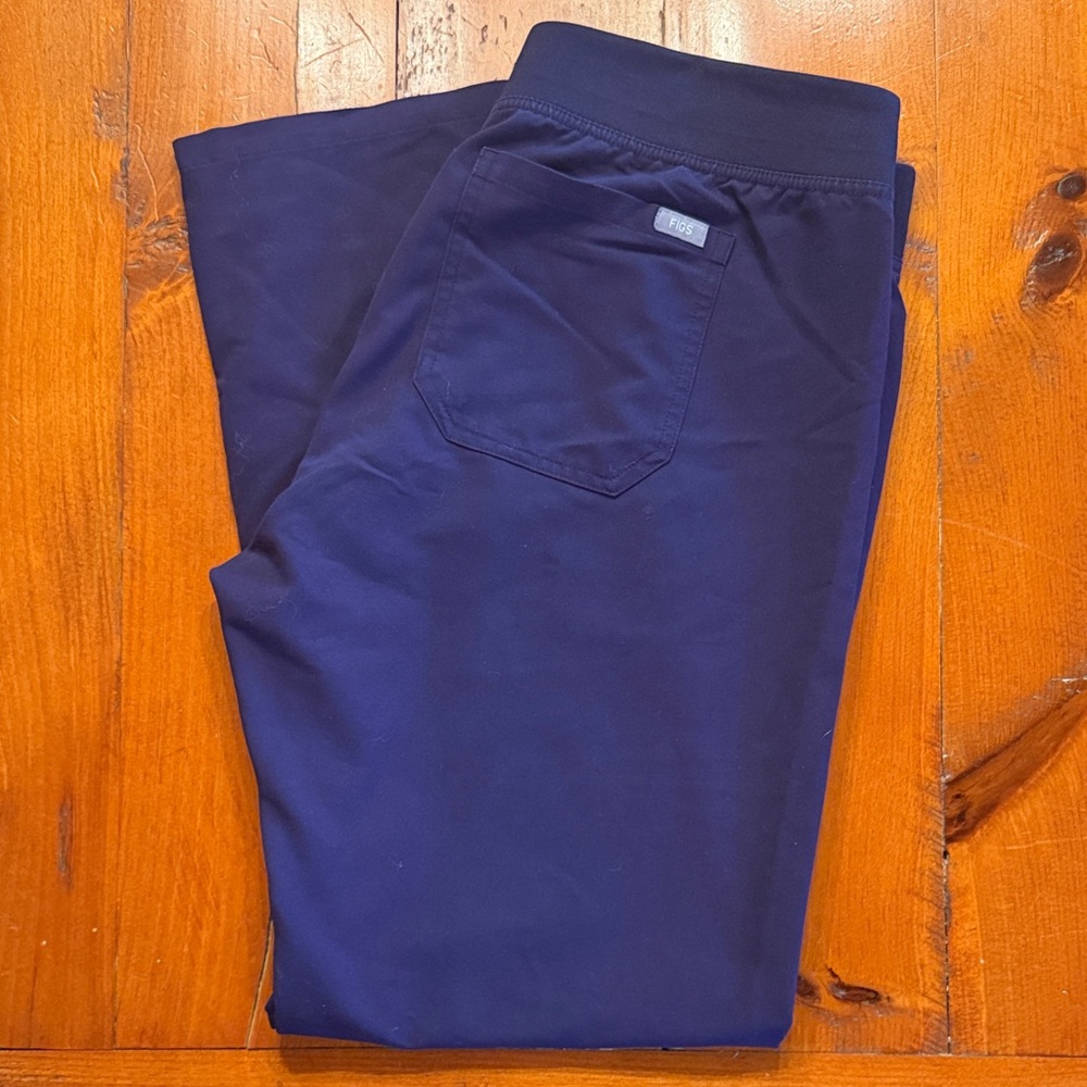 figs Livingston. Size large regular.